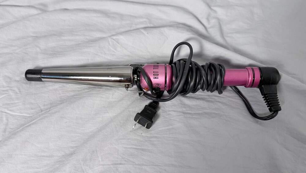 Hot Tools Pink Titanium Tapered Curling Iron Wand HPK1852